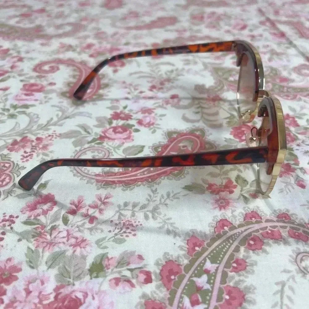 Urban Outfitters Brown Tortoiseshell Cateye Sunglasses Gold Rims